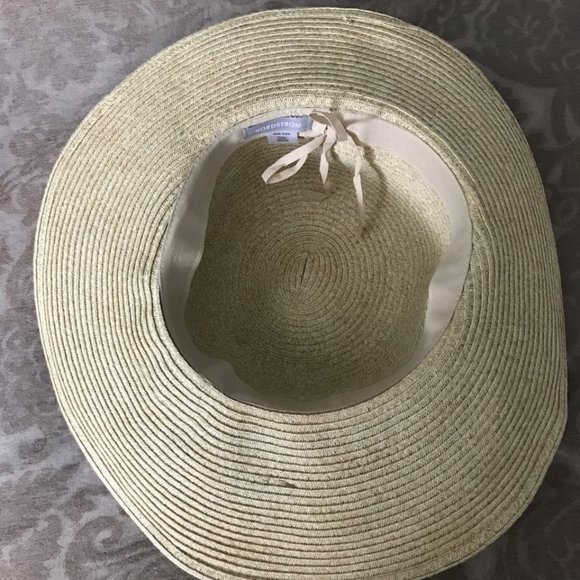 Hat - Picture 2 of 3